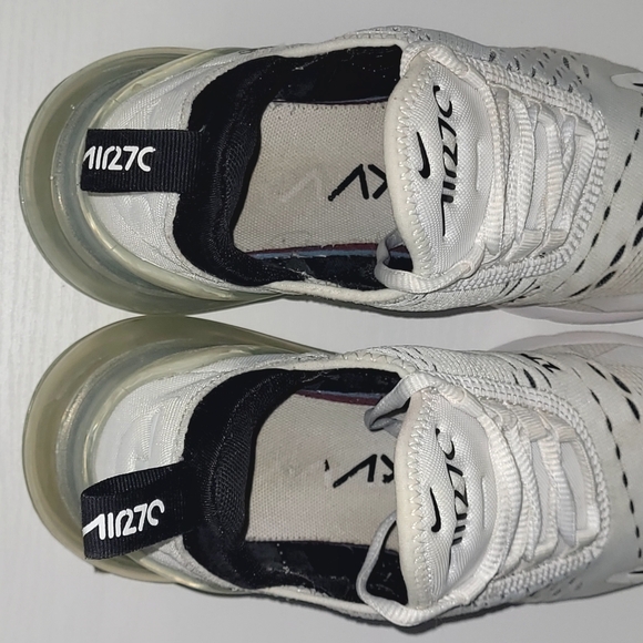 Women's Nike Air Max 270 Running Shoe Sneakers - Picture 9 of 15
